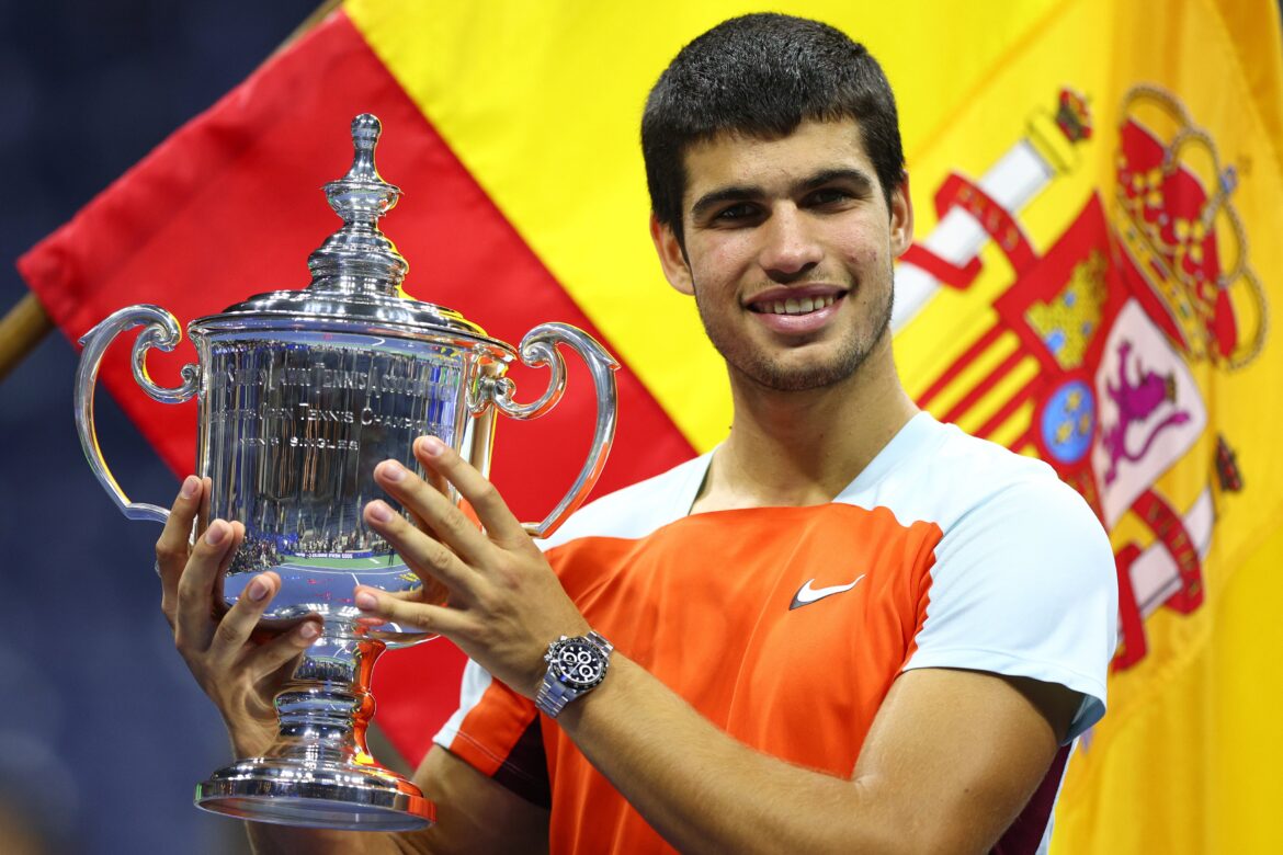 Tennis: Carlos Alcaraz becomes youngest ever world number one