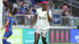 Asisat Oshoala scores for Bay FC in NWSL clash against North Carolina Courage.
