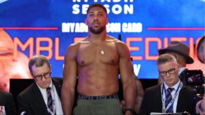 British boxer of Nigerian descent Anthony Joshua is set to become 3-time heavyweight champion against Daniel Dubois.
