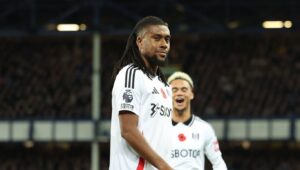 Alex Iwobi in action for Fulham. 