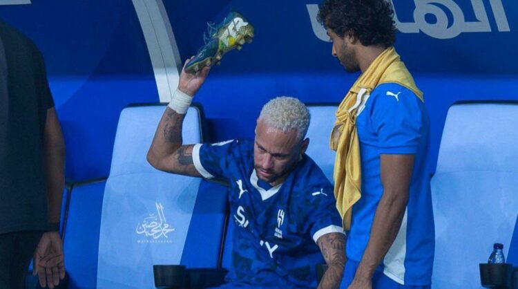 Neymar reacts after being substituted