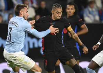 Celta stun 10-man Barcelona with late fightback to blow LaLiga title race open