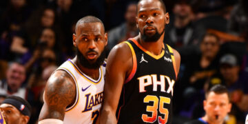 Durant returns to fire Suns past LeBron and Lakers 127-100