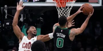 Tatum goes off for 33 as Celtics end Cavs unbeaten streak