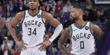 Giannis Antetokounmpo, Lillard combine for 74 PTS as Bucks lose again