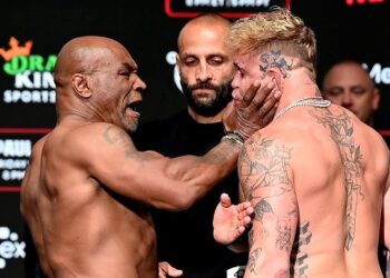 Mike Tyson slaps Jake Paul during final stare-down ahead of big fight
