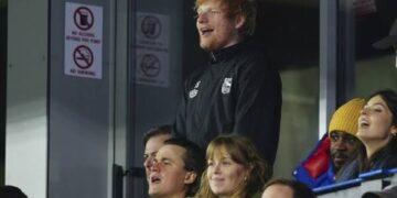 Ed Sheeran apologizes for crashing Amorim interview