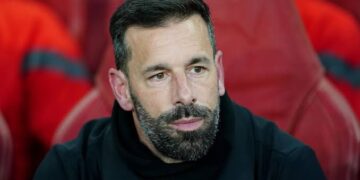 Van Nistelrooy expresses ‘hurt’ after leaving United