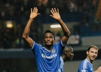 Arsenal fans blast Mikel Obi over corner kick rant