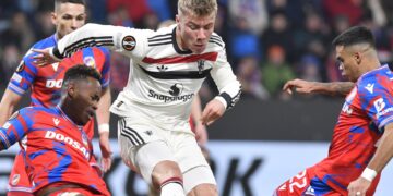 Rasmus Hojlund’s brace drags Manchester United into Europa League top 8