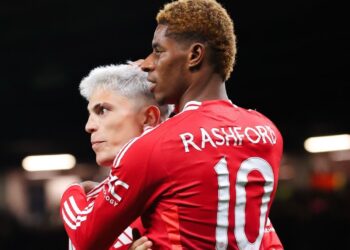 Garnacho in, Rashford absent as Manchester United depart Manchester for Tottenham