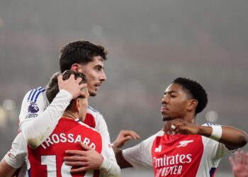 Arsenal claim 2nd spot with slim victory over Ipswich Town