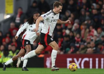 Alex Iwobi impresses as 10-man Liverpool take point off Fulham at Anfield