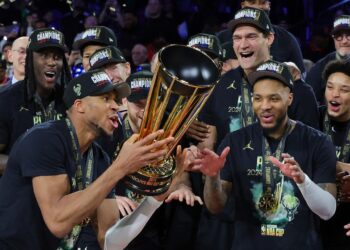 Giannis Antetokounmpo inspires Milwaukee Bucks to NBA Cup glory