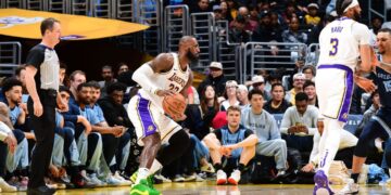 LeBron James returns to fire Lakers past Memphis 116-110