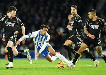 Sloppy Arsenal drop points at Brighton