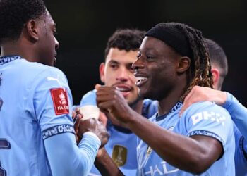 Manchester City scores 8 past helpless Salford