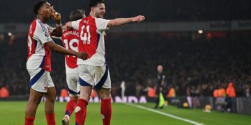 Arsenal edge out Tottenham in North London derby to keep title chase in view