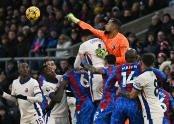 Chelsea’s winless run continues with draw against Palace