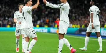 Madrid beats Las Palmas to go top of the table