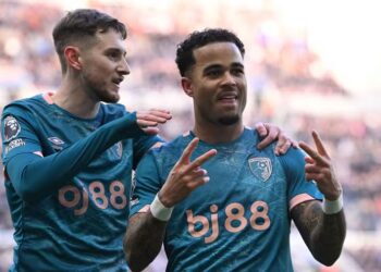 Isak silenced as Bournemouth hand toothless Newcastle heavy defeat