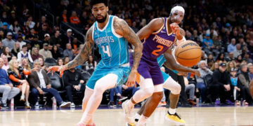 Hornets trade Richards to Suns for Okogie