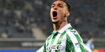 Shockers, stunners, and a sixteen-year-old hero: Conference League delivers drama in playoff first Legs