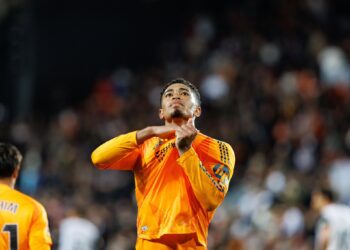 Jude bellingham’s late winner sinks Manchester City as Real Madrid take slim advantage to the Bernabeau