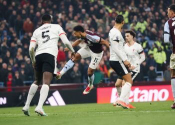 Reds drop points as Aston Villa offer Arsenal helping hand