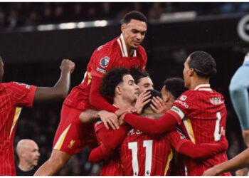 Salah stars as Liverpool makelight work of impotent Man City to go 11 points clear