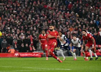 Liverpool vs Tottenham: Reds overcome first-leg deficit to reach Carabao Cup final
