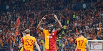Young Galatasaray fan in tears as Osimhen gifts him his jacket
