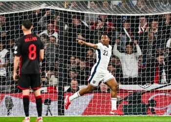 Thomas Tuchel begins England reign with a win as Lewandowski secures victory for Poland