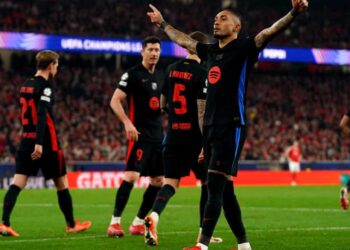 Barcelona triumphs over Benfica despite early red card