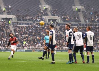 Pirlo rolls back the years with stunning free-kick as Milan and Tottenham Legends clash