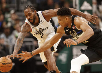 Giannis Antetokounmpo and Kawhi Leonard named NBA Players of the Week for Week 24
