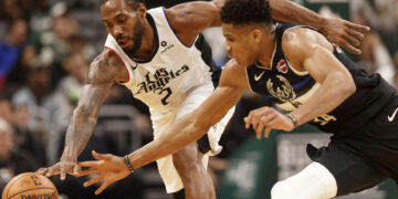 Giannis Antetokounmpo and Kawhi Leonard named NBA Players of the Week for Week 24