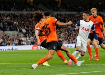 Spurs and Frankfurt draw in Europa League quarter-final first leg