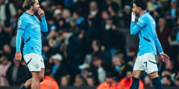 Manchester City pin Leicester to relegation zone with easy win at the Etihad.