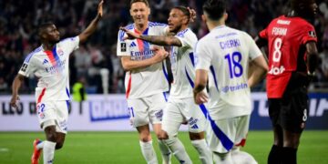 Ligue 1 Roundup: Strasbourg surge continues, Monaco held, Lyon back in form