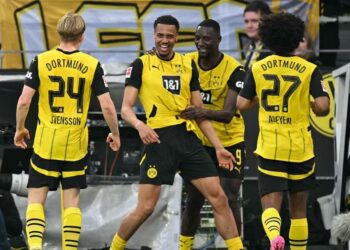 Bundesliga roundup: Leverkusen title hopes dashed, Dortmund seal comeback win