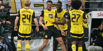 Bundesliga roundup: Leverkusen title hopes dashed, Dortmund seal comeback win
