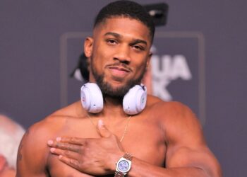 Anthony Joshua enjoys Easter holiday with a bicycle ride in Lagos