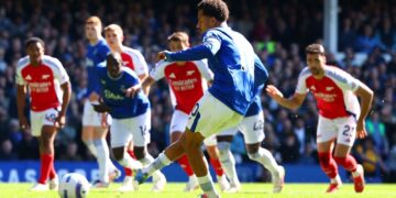 Everton 1-1 Arsenal: Gunners lose further ground in Premier League title race