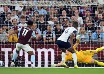 Aston Villa make light work of Spurs to climb into top 4