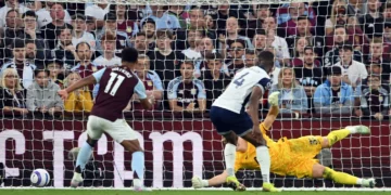 Aston Villa make light work of Spurs to climb into top 4