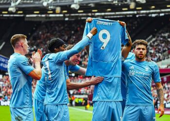 Nottingham Forest players pay tribute to Taiwo Awoniyi against Westham