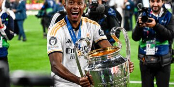 Alaba receives hero’s welcome in Lagos during cultural tour of New Afrika Shrine and Elegushi market