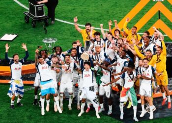 Harry Kane congratulates Tottenham on Europa League triumph