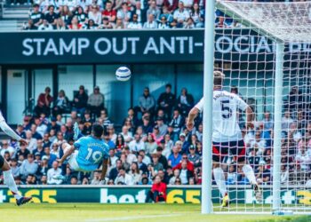 Manchester City edge Fulham to clinch Champions League spot